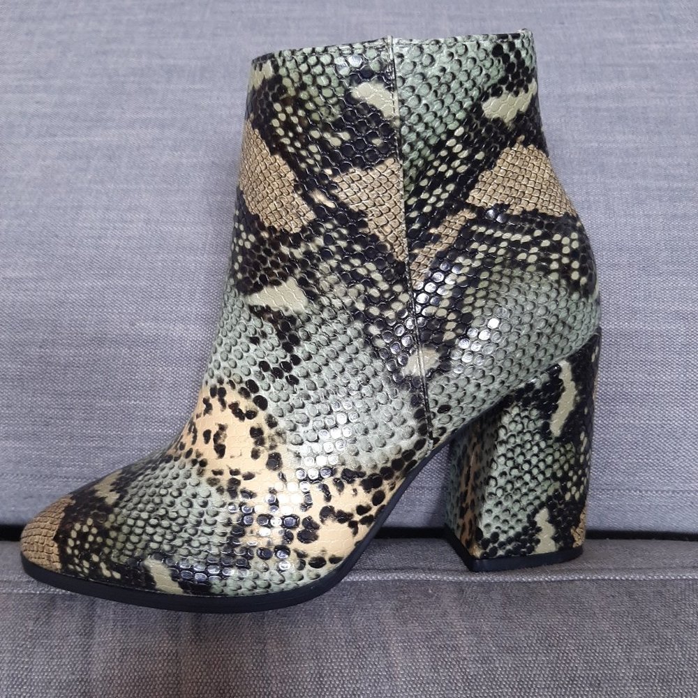 NWOT Snakeskin Look Boot in Green, Yellow, and Black Color Scheme